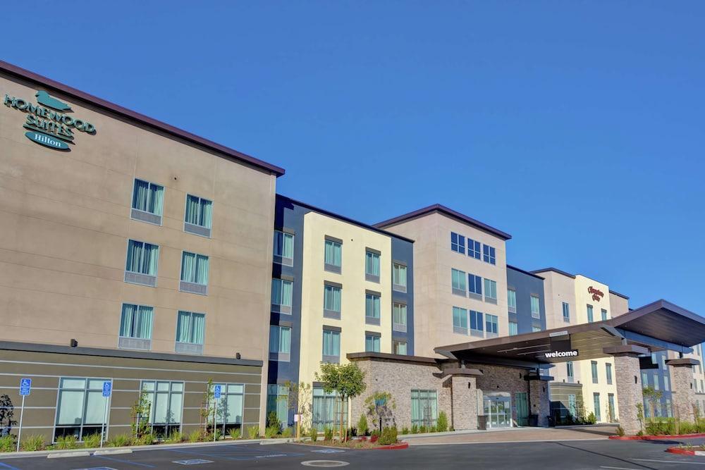 Hampton Inn Chula Vista Eastlake Exterior photo