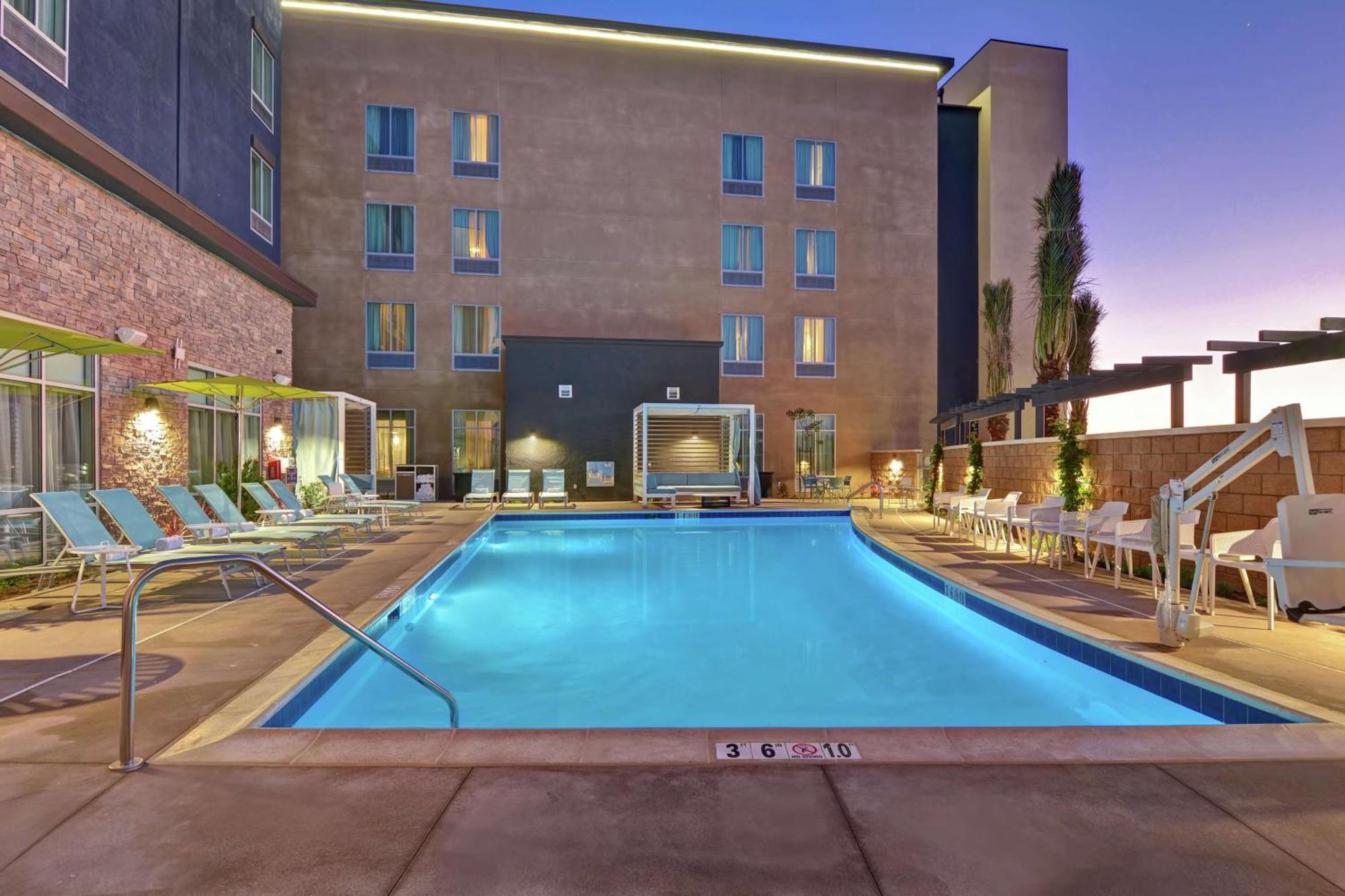Hampton Inn Chula Vista Eastlake Exterior photo